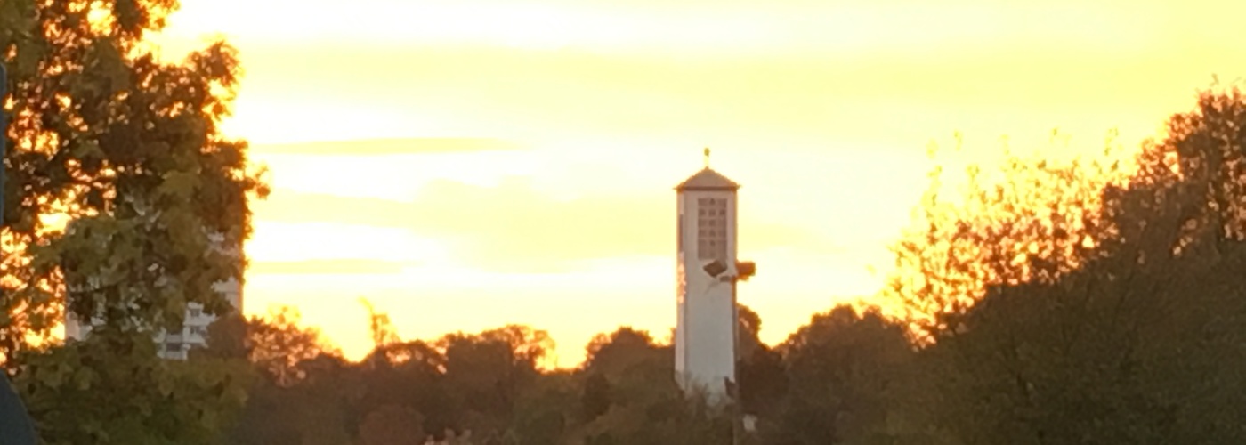 Kirchturm der Lutherkirche im Morgenlicht